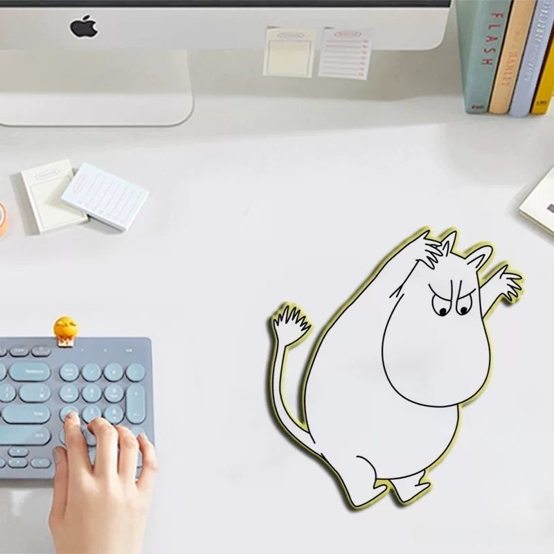 لوحة ماوس كرتونية لطيفة على شك - مراجعة Laptop Accessories Kit وسعره